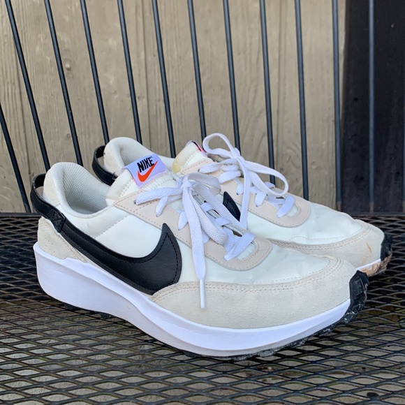 NIKE Running Shoes - Picture 10 of 15